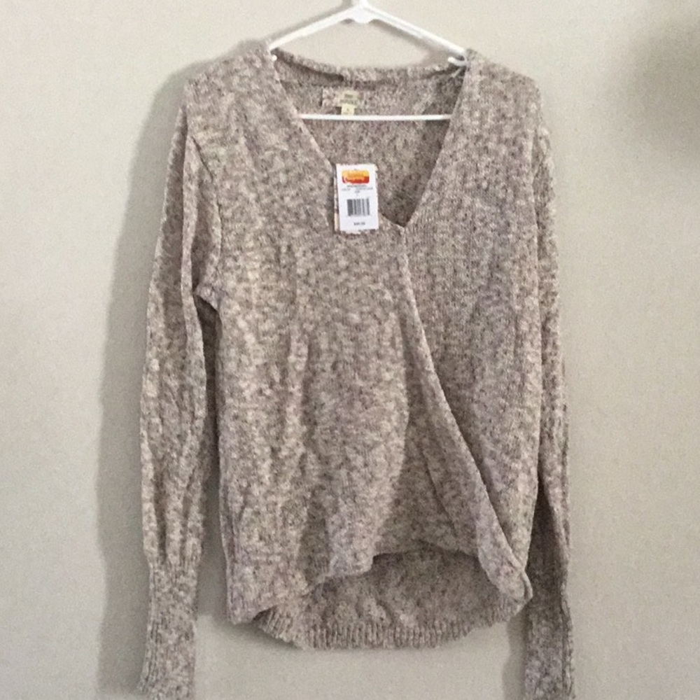 Loose knit, v neck sweater
